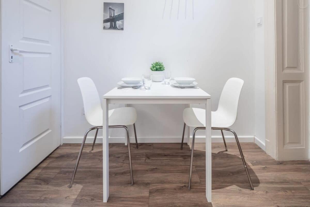 Charming Apartment At Central Location บูดาเปสต์ ภายนอก รูปภาพ